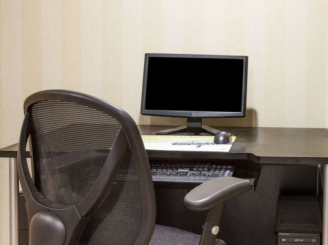 Days Inn by Wyndham Utica主图