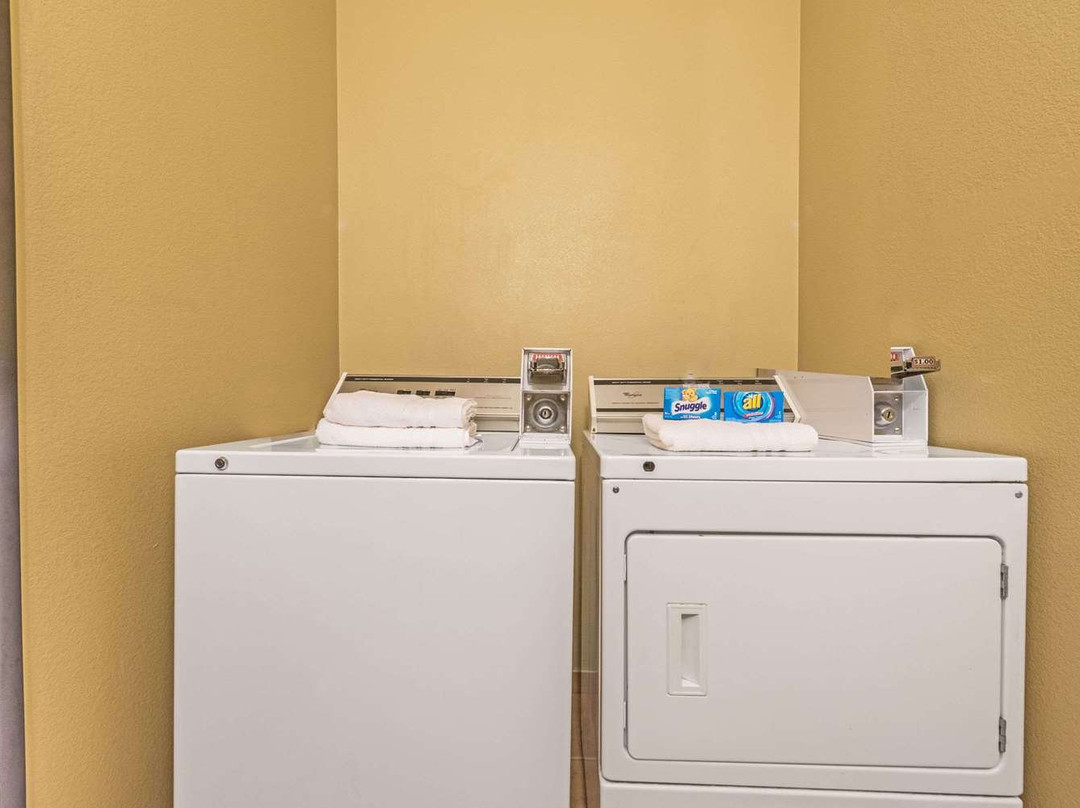 Days Inn by Wyndham Rockdale Texas主图