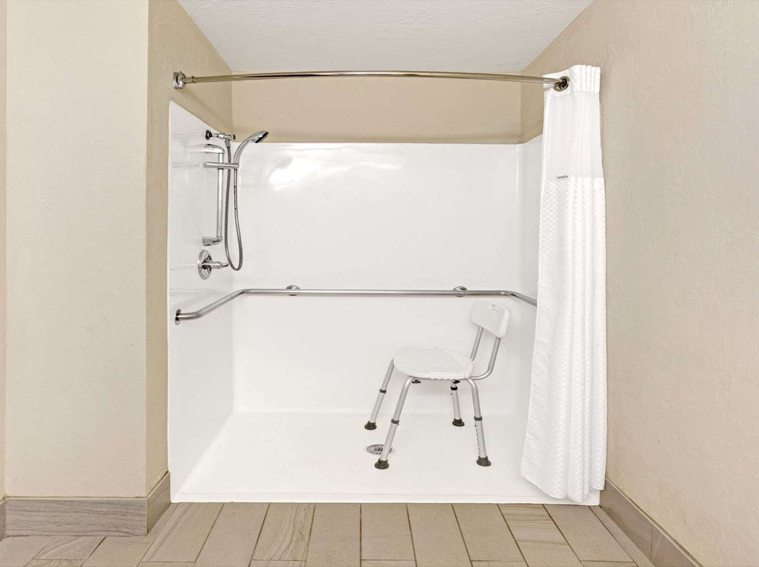 Baymont I S El Reno主图