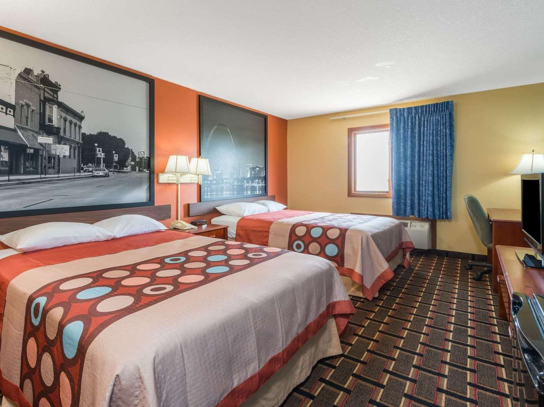 Super 8 by Wyndham Staunton主图