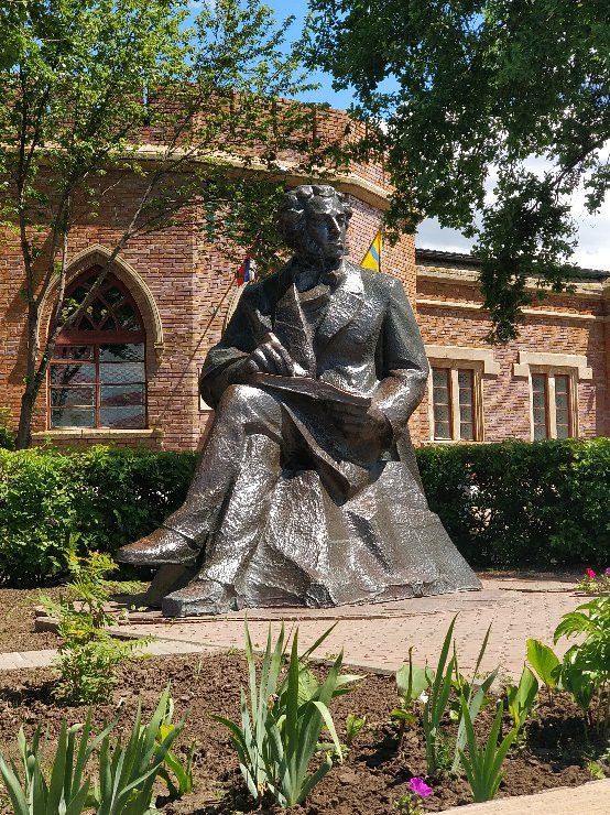 Statue of Pushkin-Orenburg必去景点