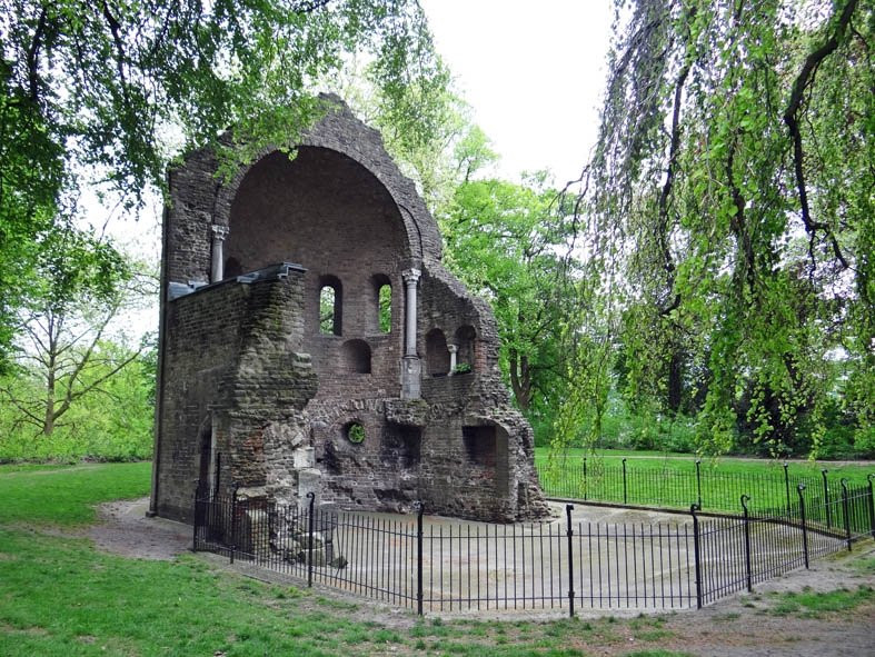 Rijksmonument Barbarossa-ruine of ruine apsis Sint-Maartenskapel景点图片