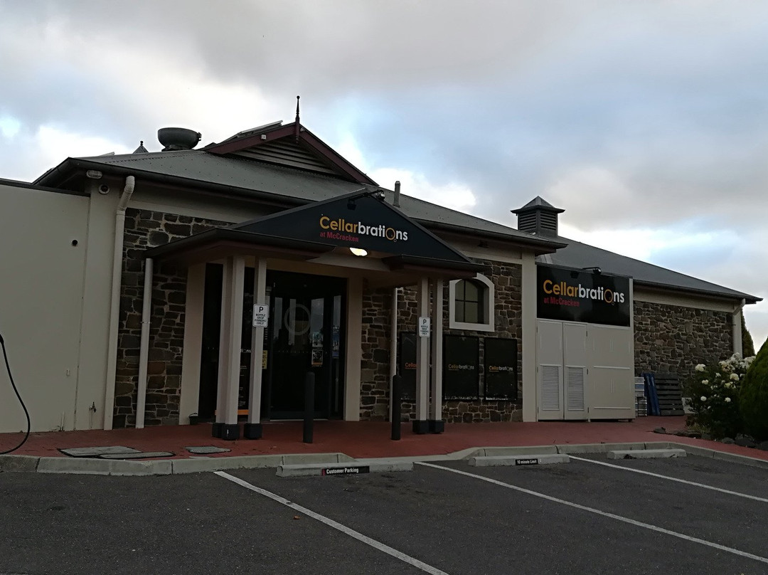 麦克拉肯乡村俱乐部酒店主图