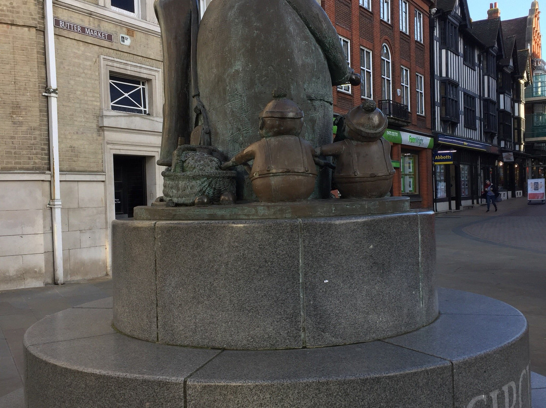 The Giles Statue景点图片