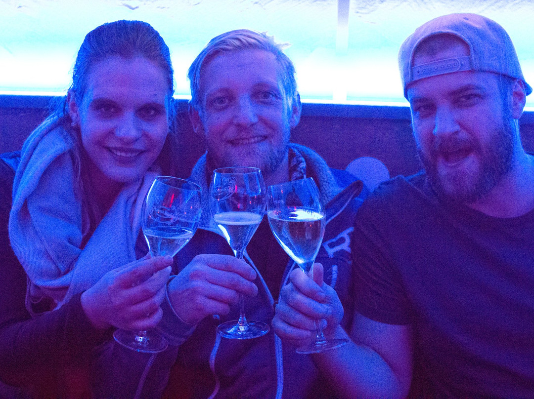 Off Piste Bar-采尔湖畔必去景点