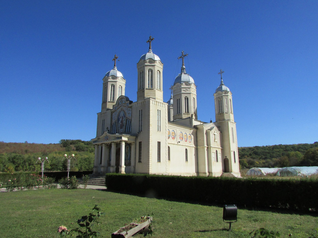 Saint Andrew's Cave Monastery景点图片