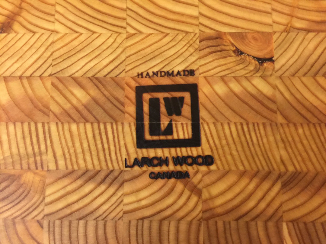 Larch Wood Outlet景点图片
