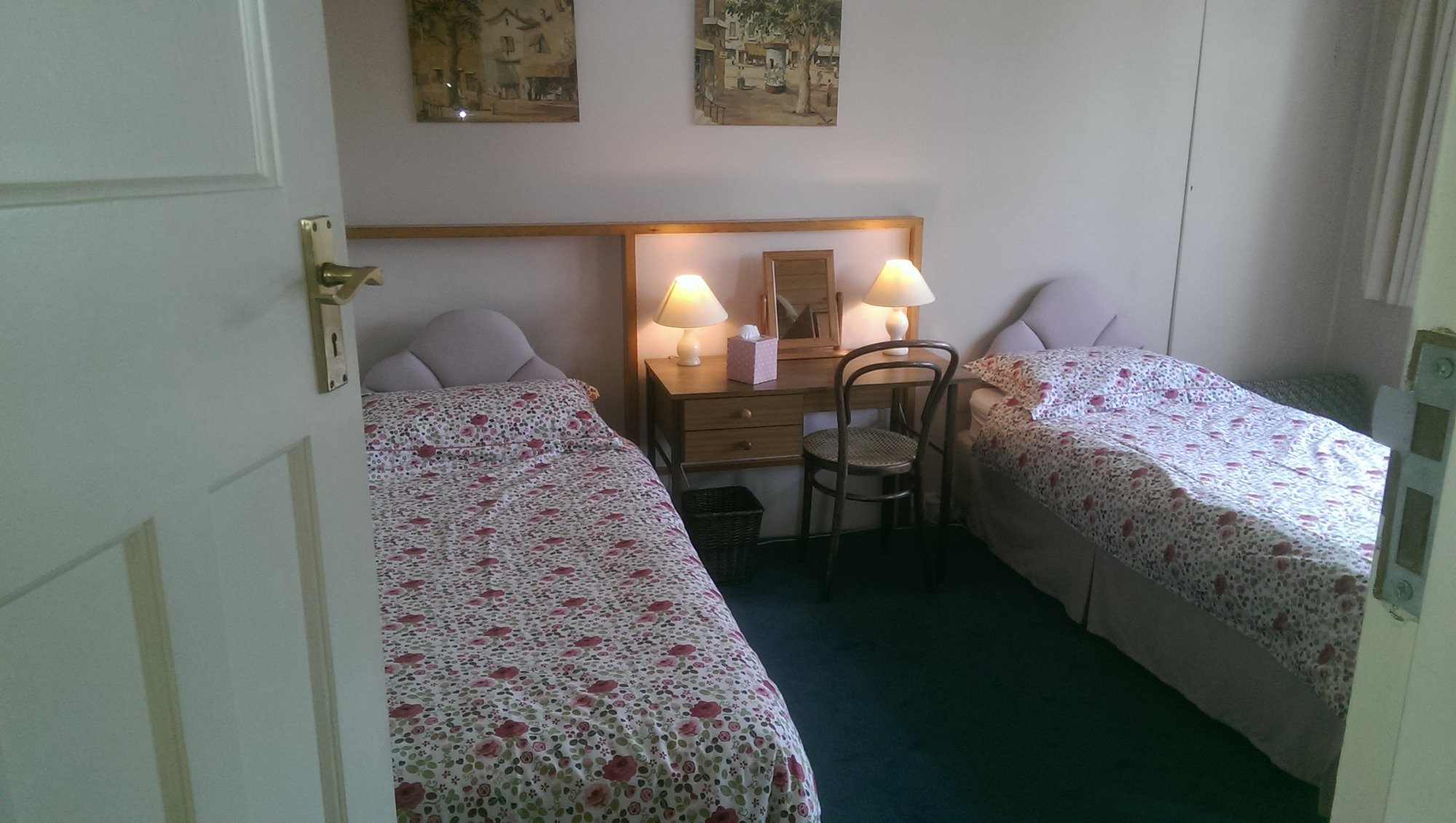Teddington B & B-官方