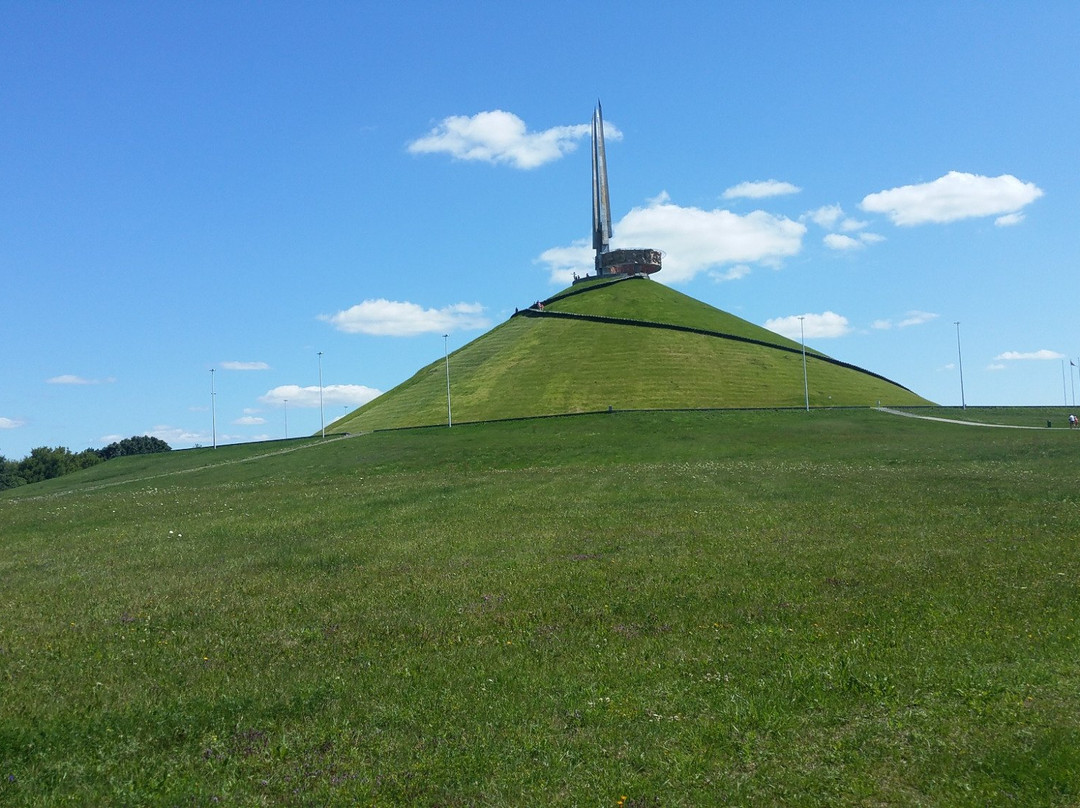 Mound of Glory景点图片