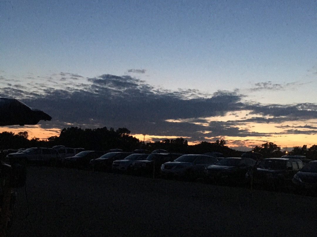 Cascade Drive-in-West Chicago必去景点