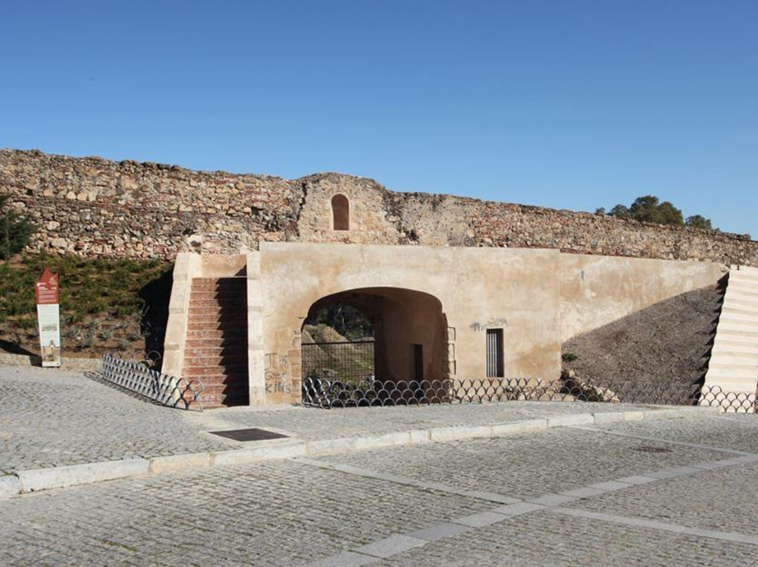 Puerta de Merida景点图片