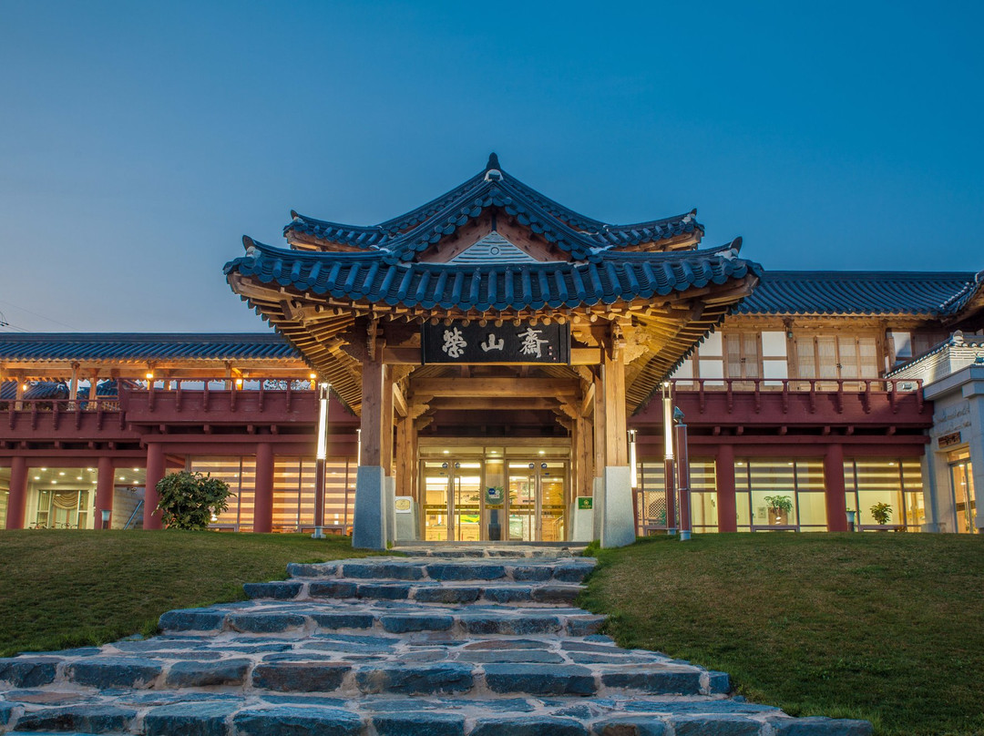 荣山在酒店