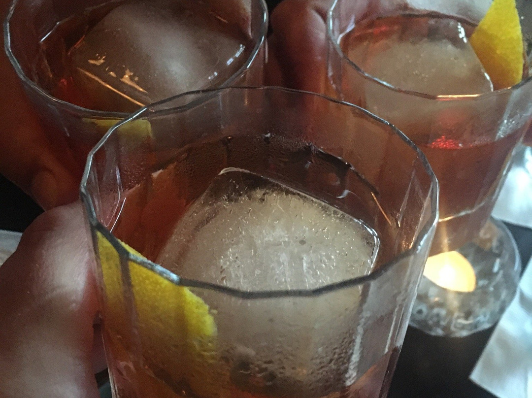 Hooch and Fellow-汤斯维尔必去景点