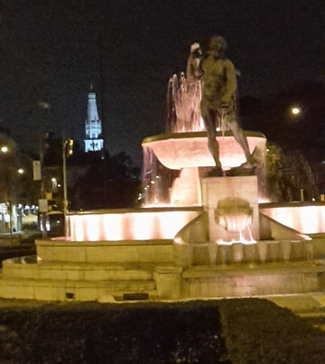 Fontana Dei Due Fiumi-摩德纳必去景点