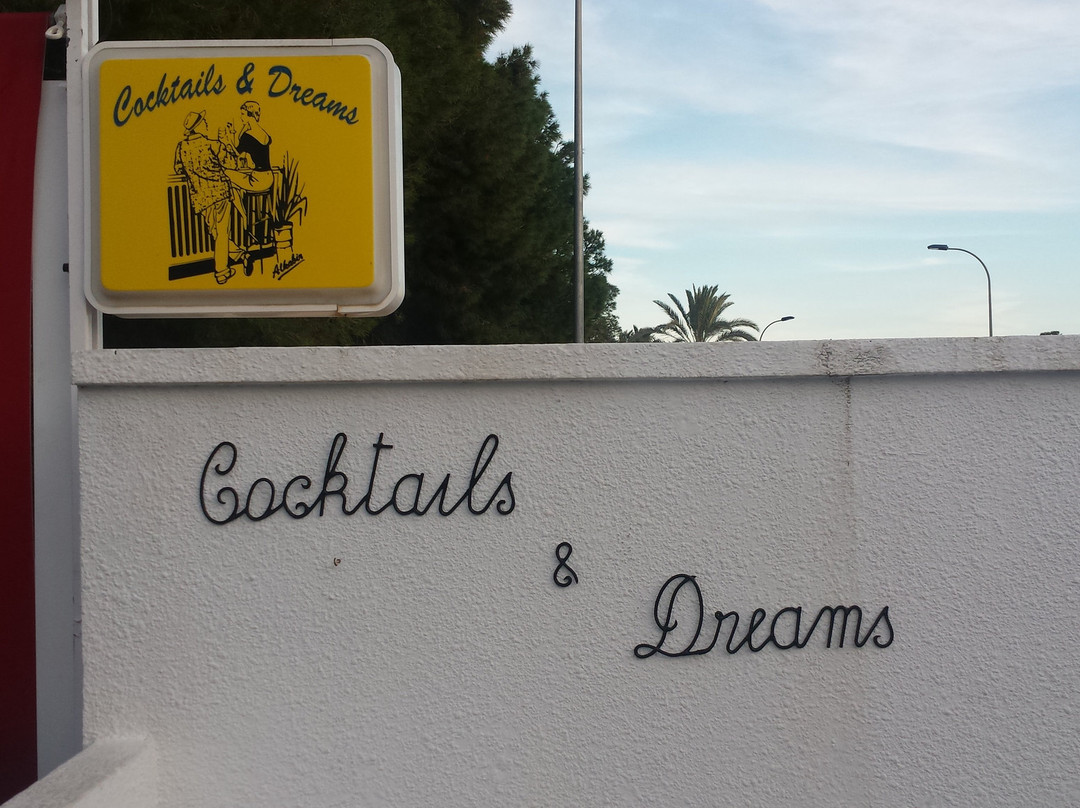 Cocktails and Dreams-坎佩略必去景点