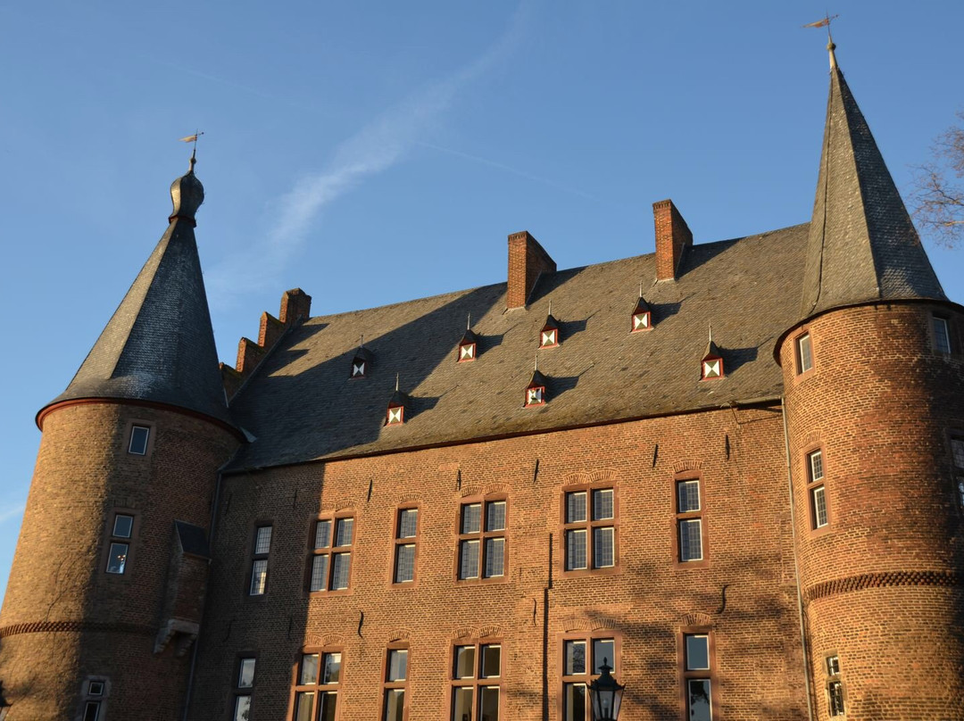 Golf Burg Konradsheim-Erftstadt必去景点