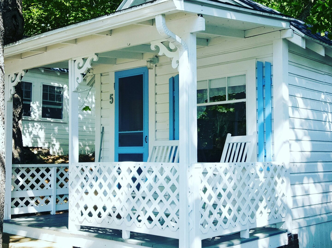 两河路旅馆和小屋