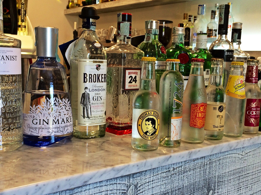 Avarello's coffee break and cocktail bar-Marina di Massa必去景点