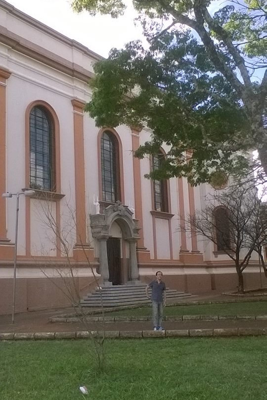 Igreja Matriz  Santuário Nossa Senhora Aparecida-Arapongas必去景点