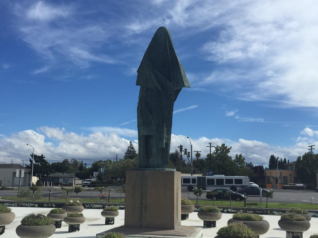 Statue of Saint Clare-圣克拉拉必去景点