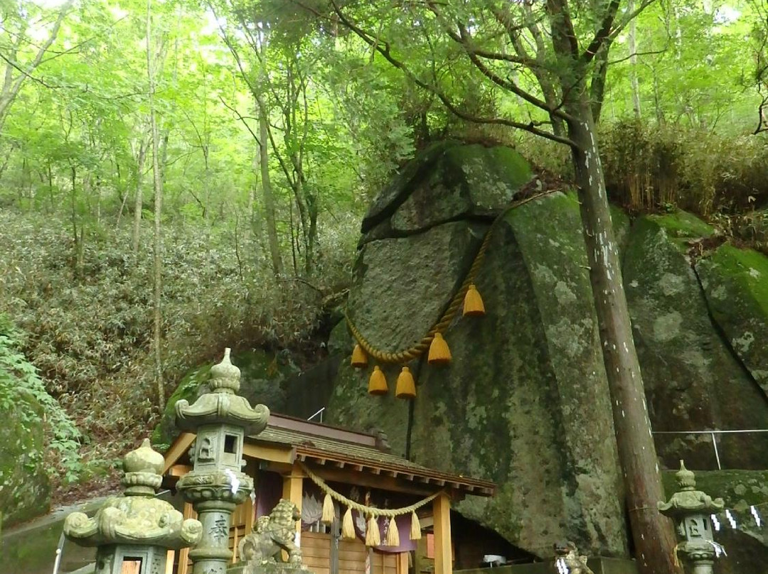 Ishiwari Shrine景点图片