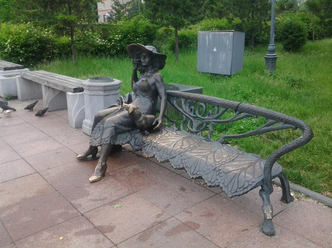 Sculpture The Lady with the Dog景点图片