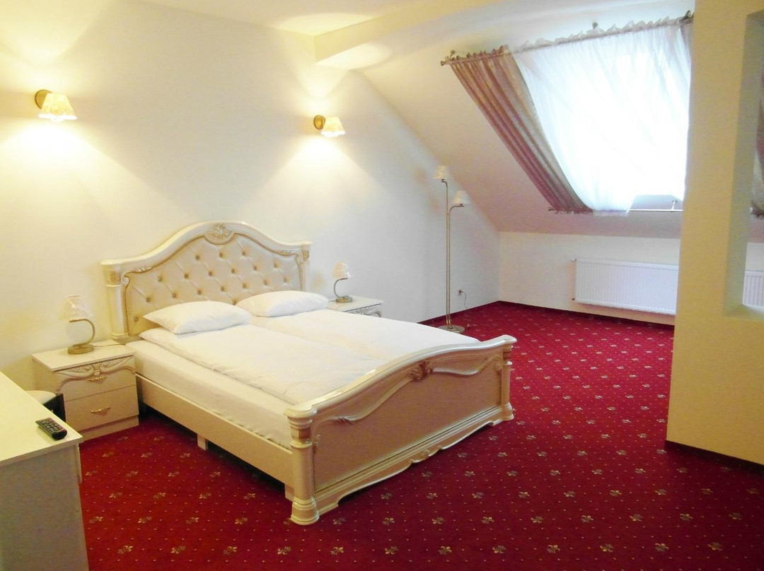 Debianka Hotel主图