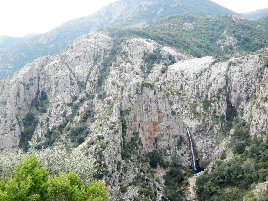 Cascate Piscina Irgas e Oridda-Iglesias必去景点