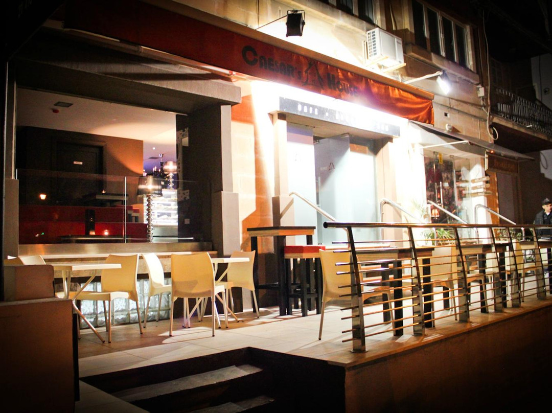 Naxxar餐馆和美食-Caesar's House