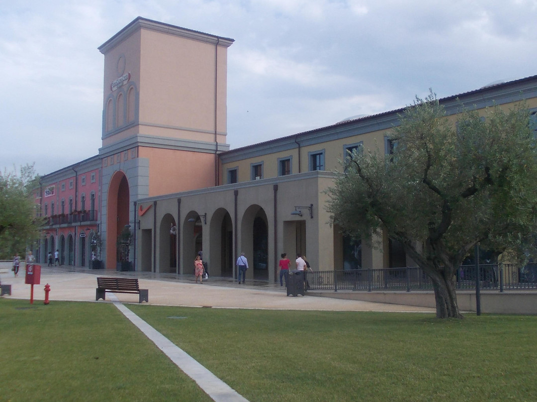 Santangelo Outlet Village-Citta Sant'Angelo必去景点