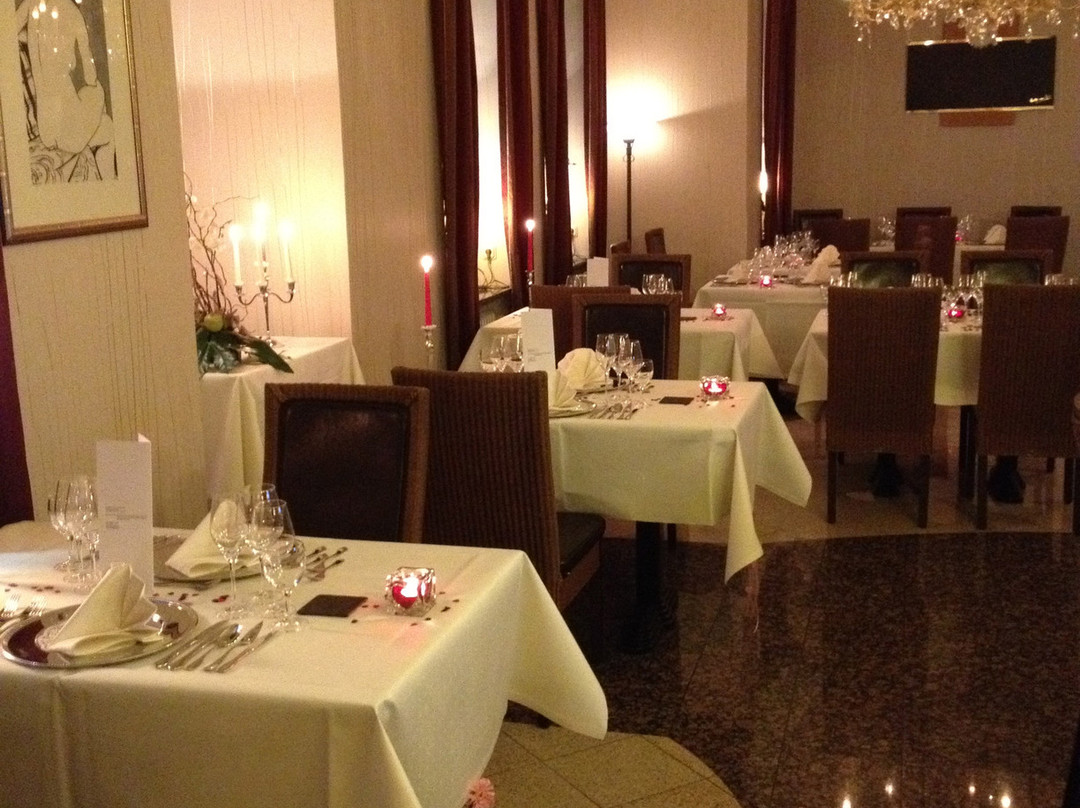 Schmelz餐馆和美食-Frischbier's Restaurant