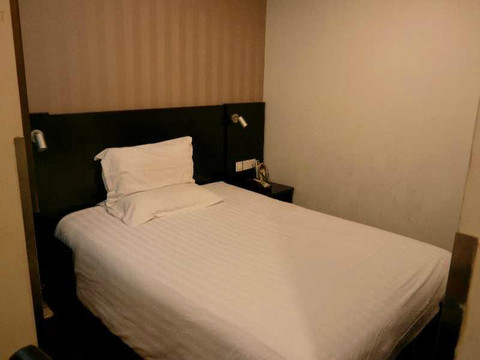 上海富驿时尚酒店南京东路店主图