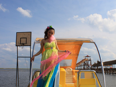 鹤鸣湖湿地度假村