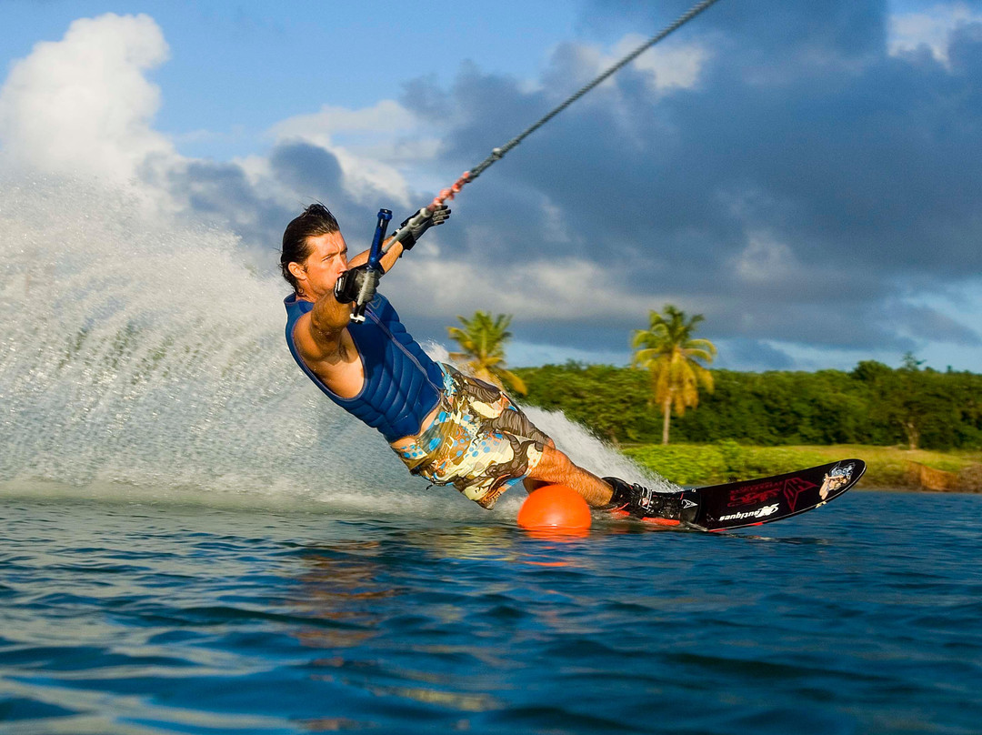 Ski Nautique Club Caraibes-Baie Nettle必去景点