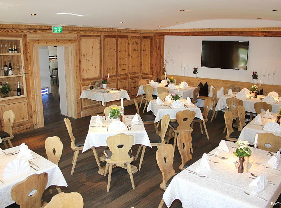 Birgitz餐馆和美食-Bar Restaurant Schwarz-Weiss