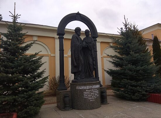 Monument to Peter and Fevronia景点图片