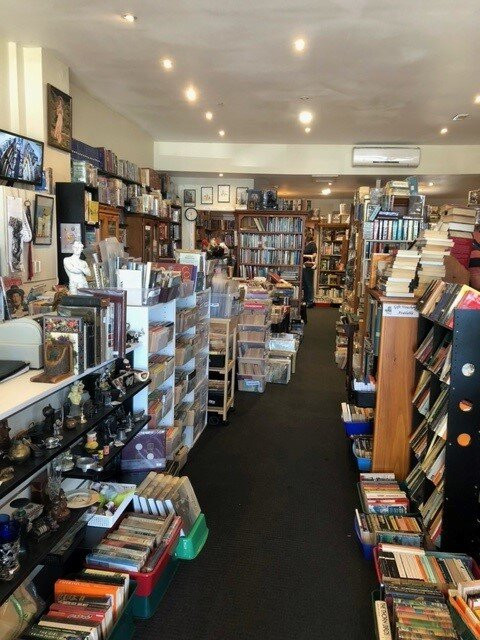 Armstrong Books-莱克斯恩特伦斯必去景点