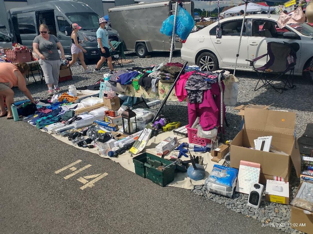 Trader Jack's Flea Market景点图片