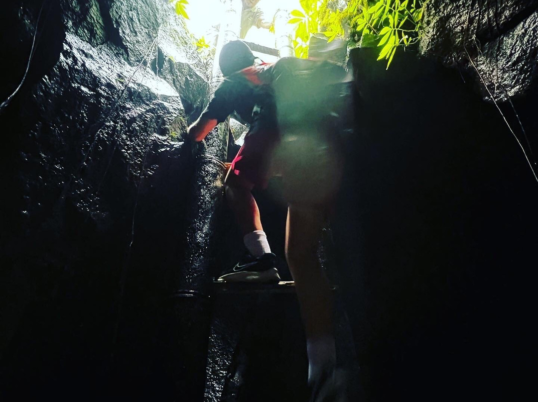 Candikuning Waterfall景点图片