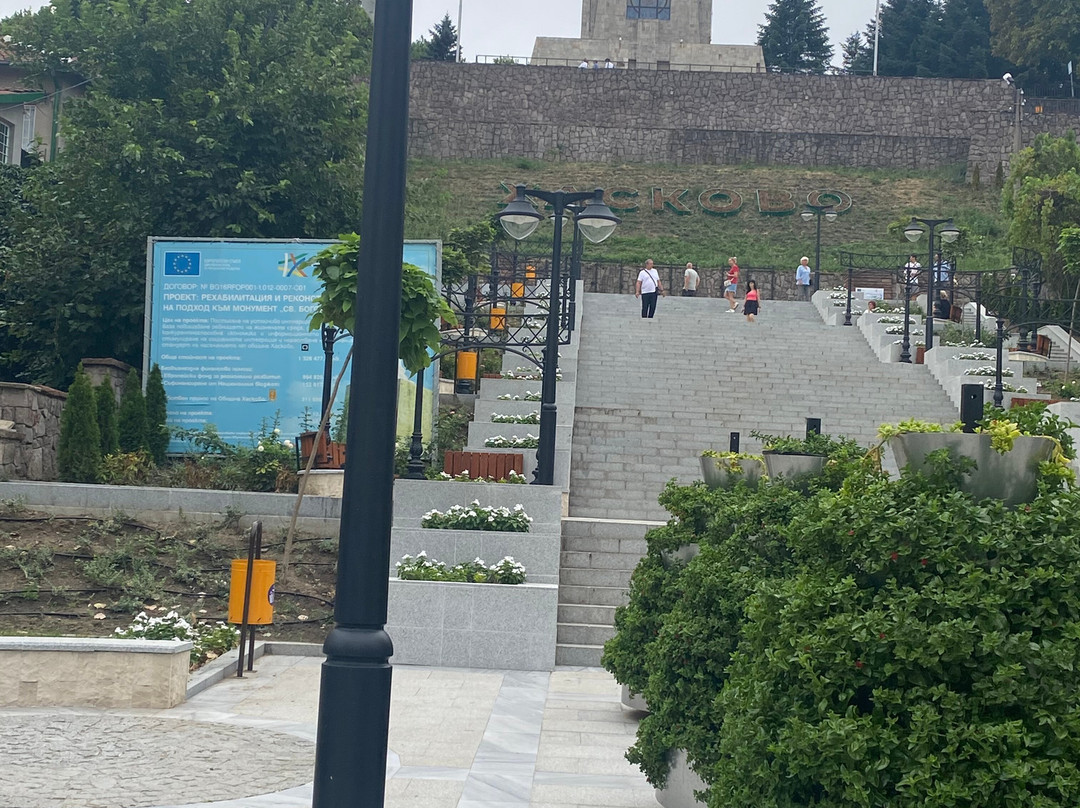 The Blessed Virgin Mary Monument-Haskovo必去景点