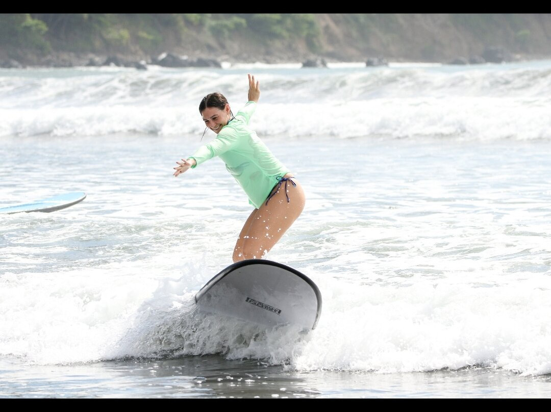 Surfer Factory Surf School景点图片