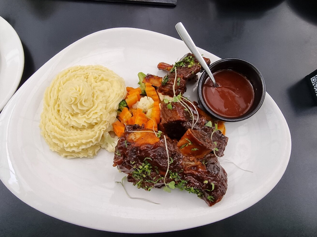 Romo House Restaurant and Lounge