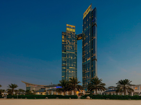 阿布扎比瑞吉酒店主图