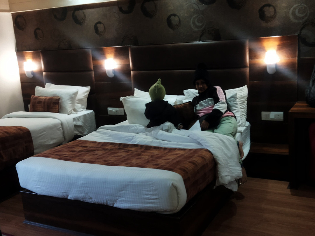 Sumi Queen's Yard Rink Mall Darjeeling主图