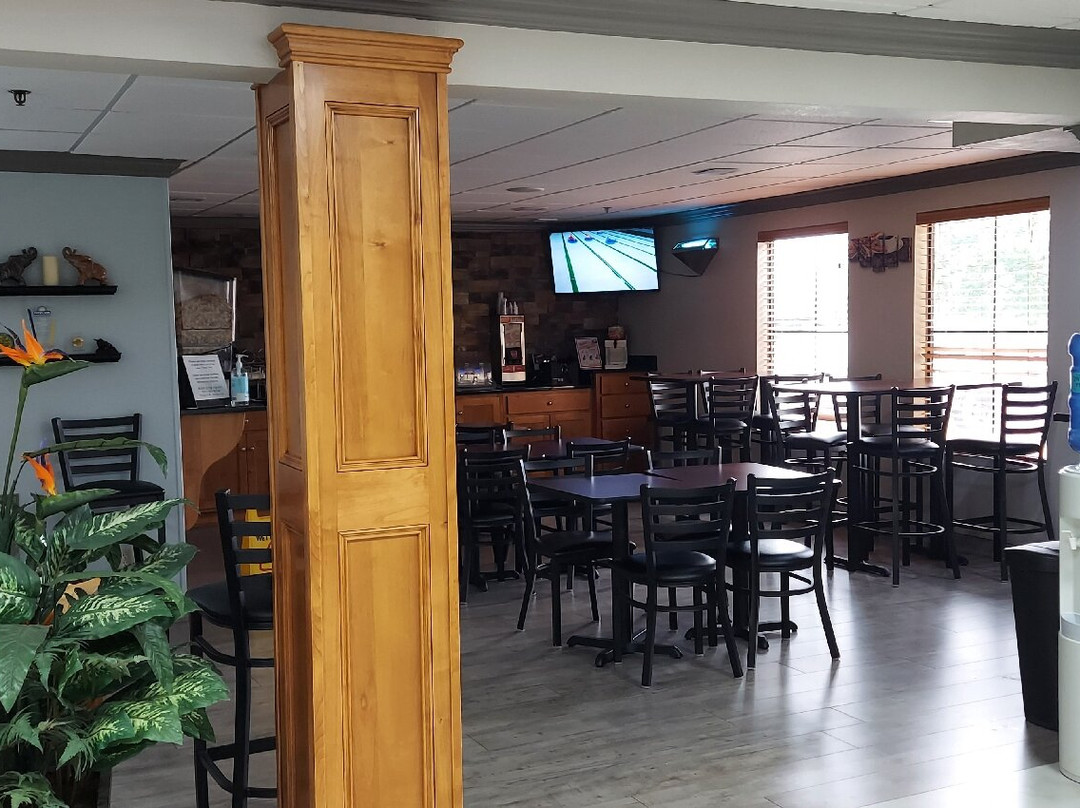 Days Inn & Suites by Wyndham Commerce主图