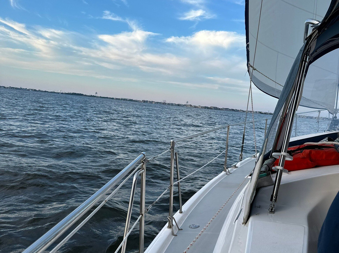 Seaside Sailing景点图片