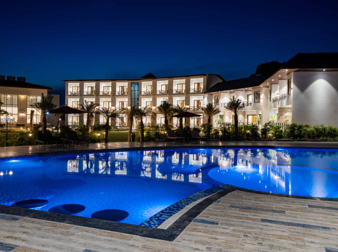 Shervani Pebbles & Pines Corbett