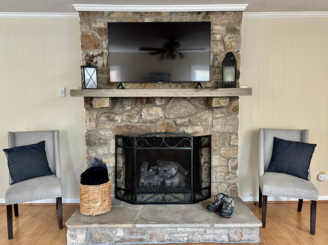 Mountainaire Inn and Log Cabins主图