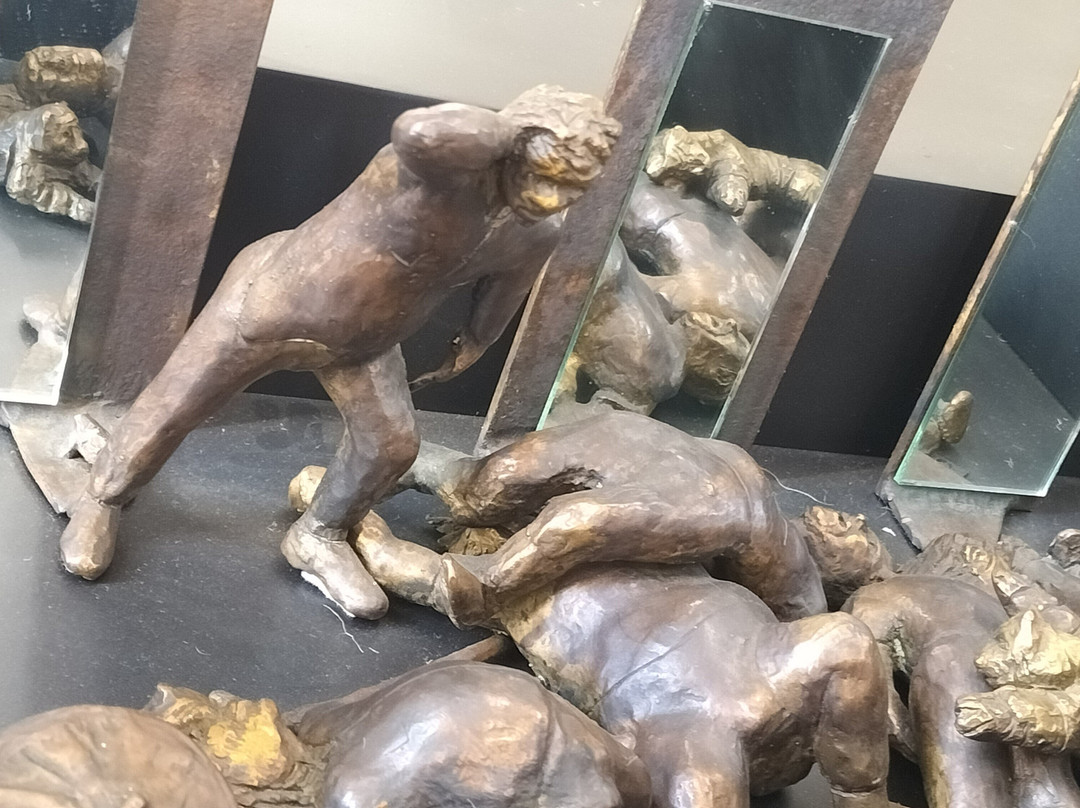 Ceramic Break Sculpture Park景点图片