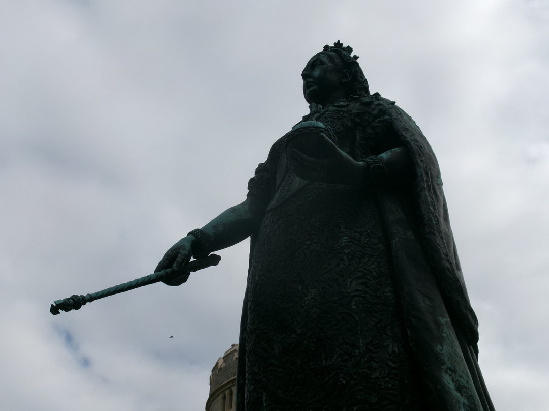 Queen Victoria Statue-温莎必去景点